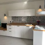 Bed And Apartment *